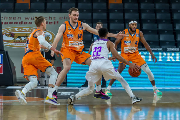 强度仍有欠 强度仍有欠