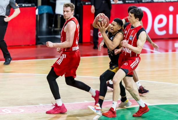 冠之路铺平 冠之路铺平